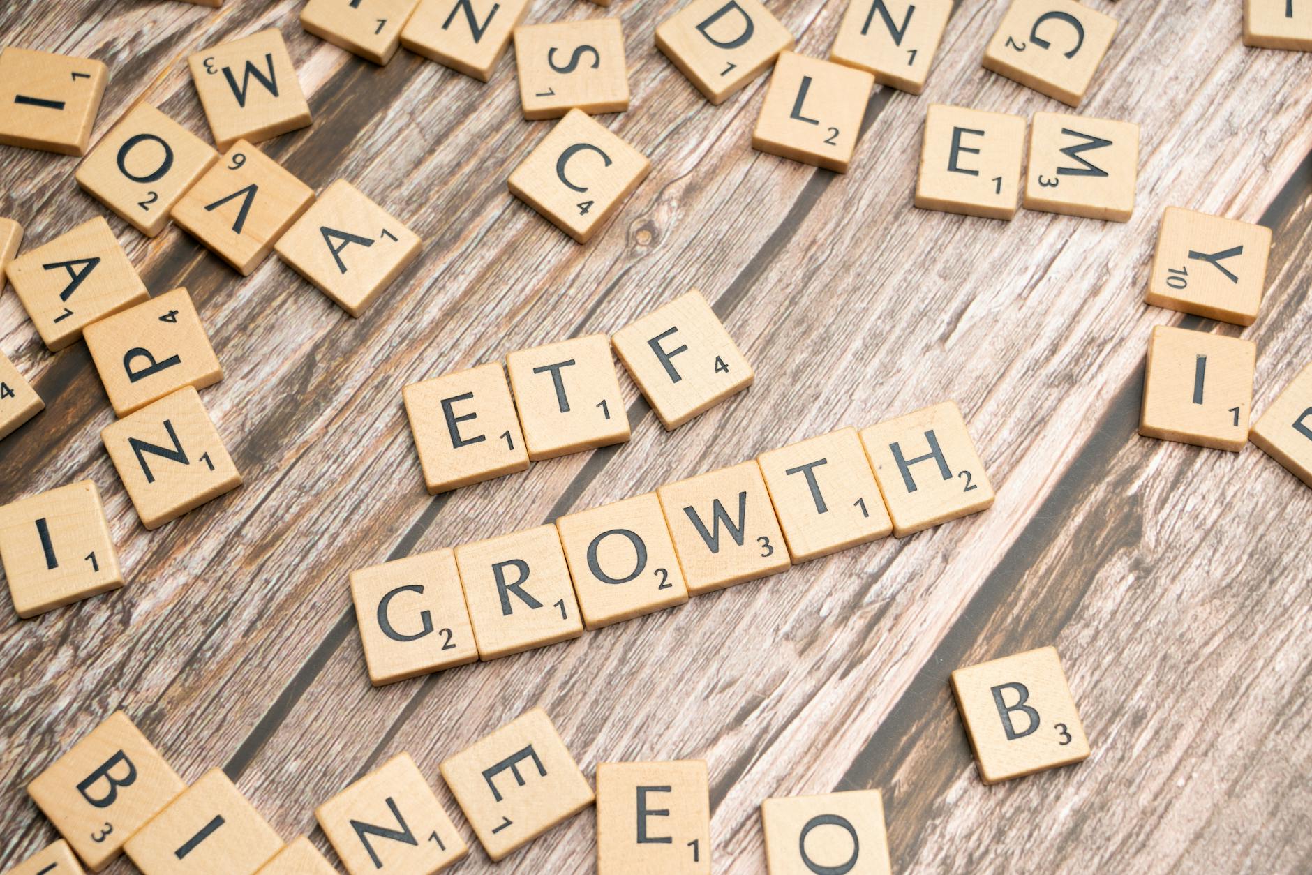 the word etf growth written on wooden blocks